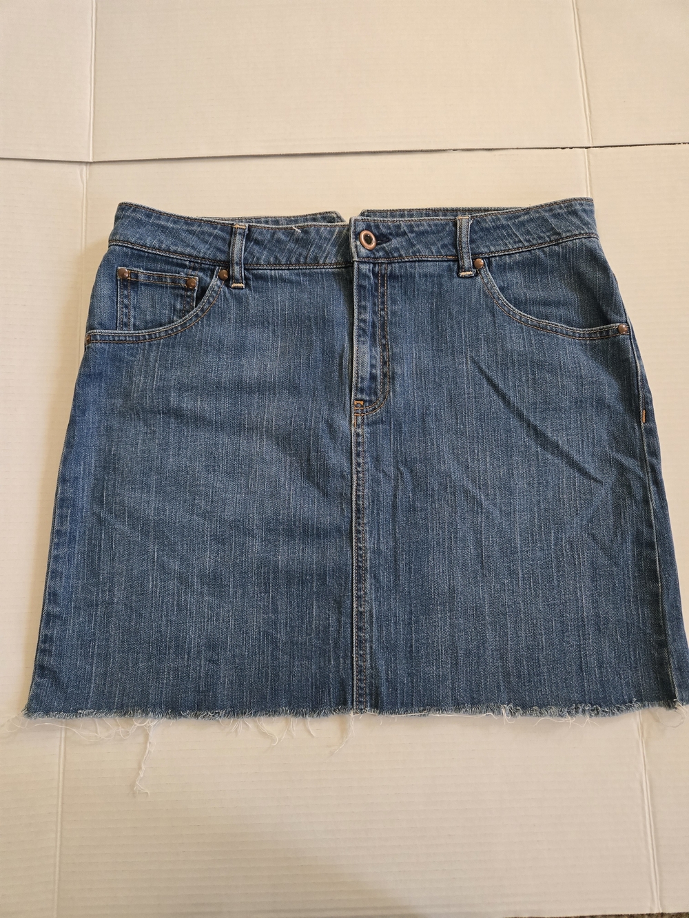 GAP Classic Blue Denim Mini Skirt - Casual Everyday Style